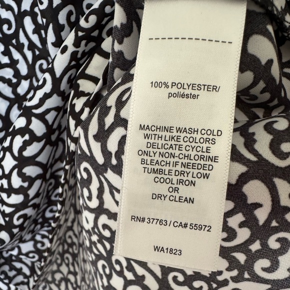 Laundry by Shelli Segal Black and White Patterned Blouse - Picture 7 of 7